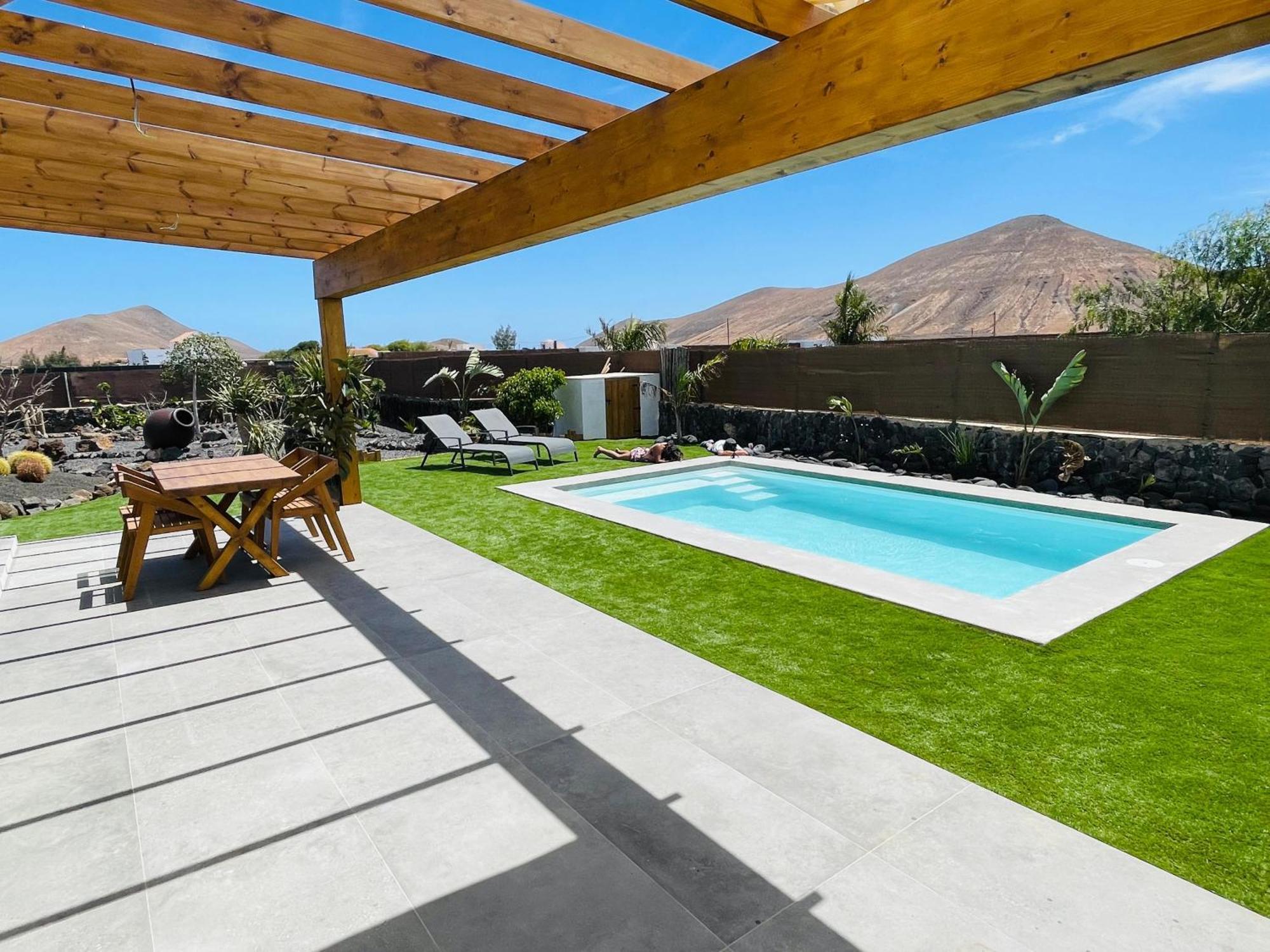 Bungalow + Piscina Independiente La Oliva Esterno foto